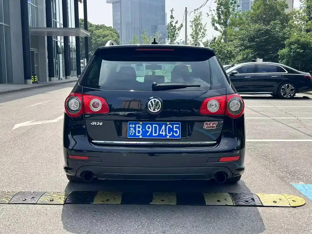Volkswagen Passat 2008 R36