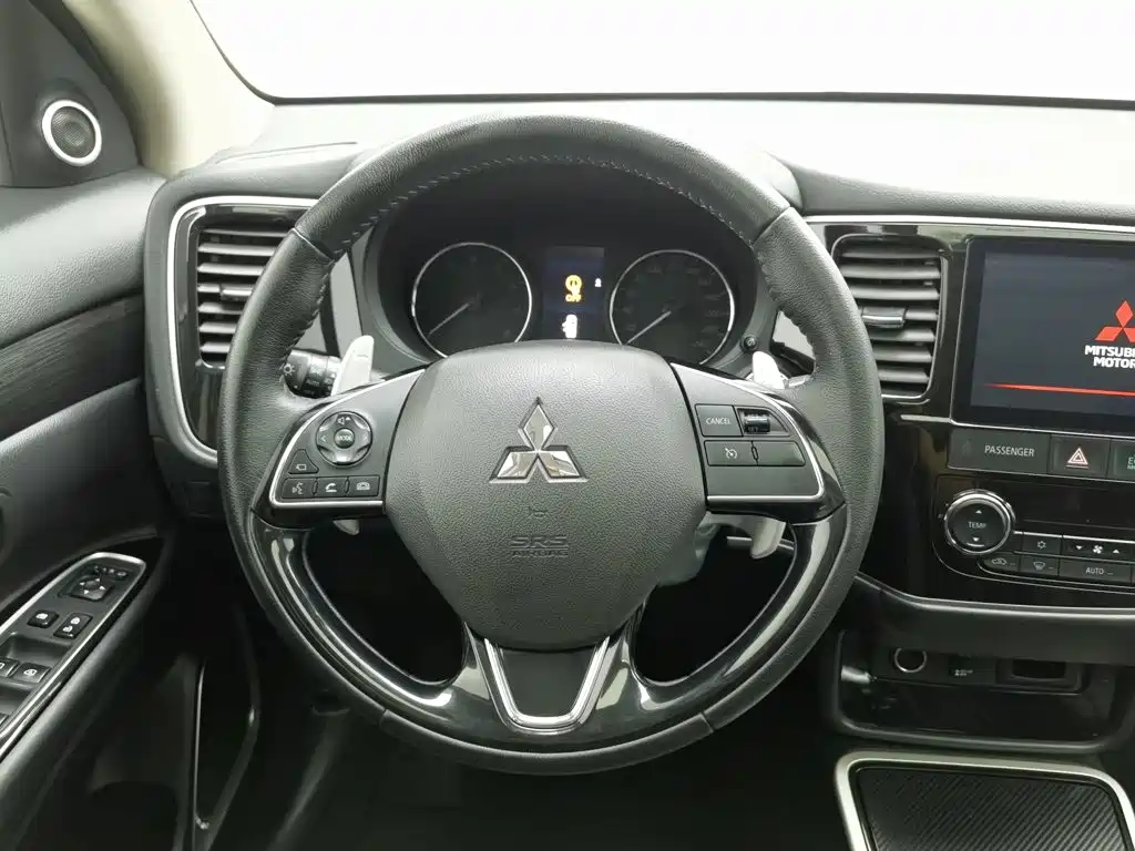 Mitsubishi Outlander — миниатюра 11
