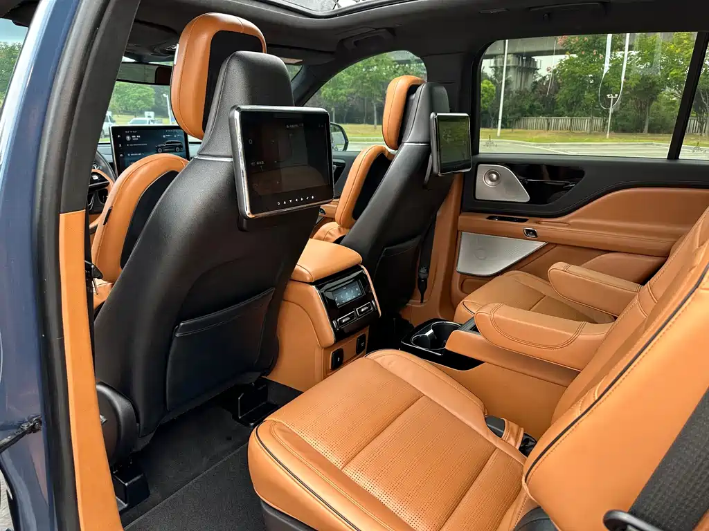 Lincoln Aviator — миниатюра 15