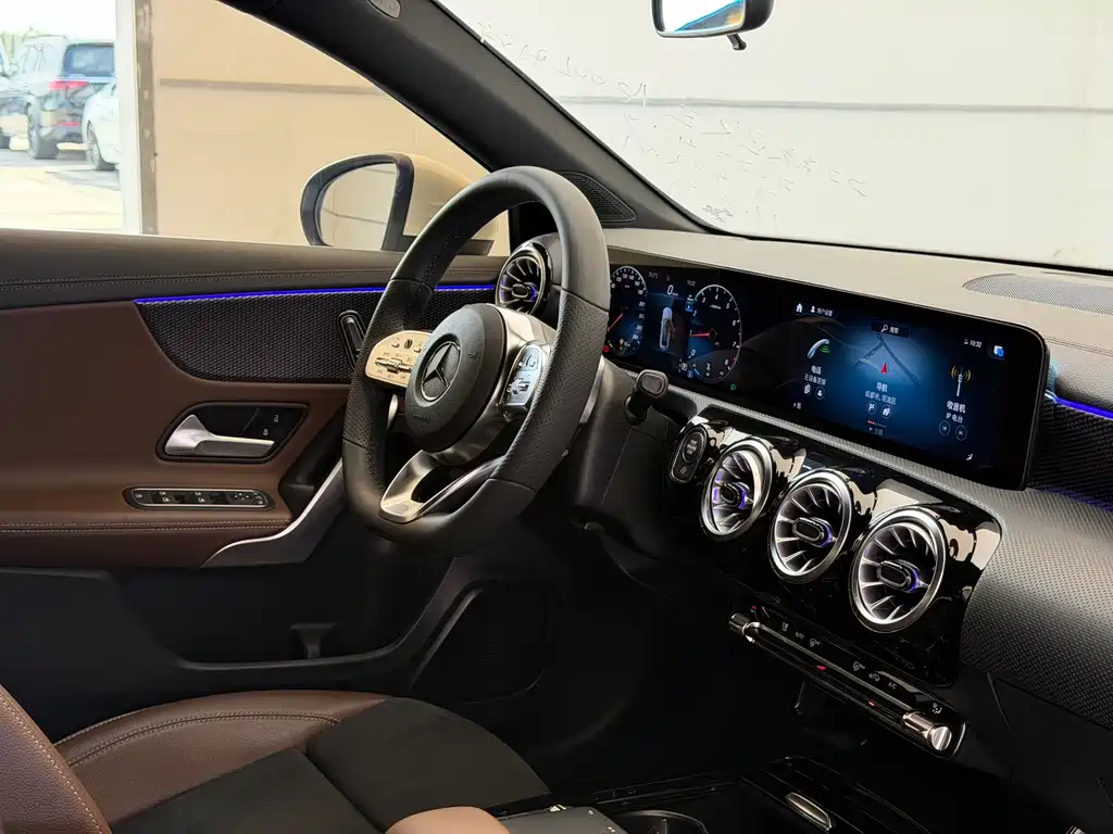Mercedes-Benz A-Class — миниатюра 11