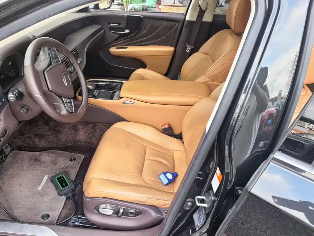 Lexus LS — миниатюра 15