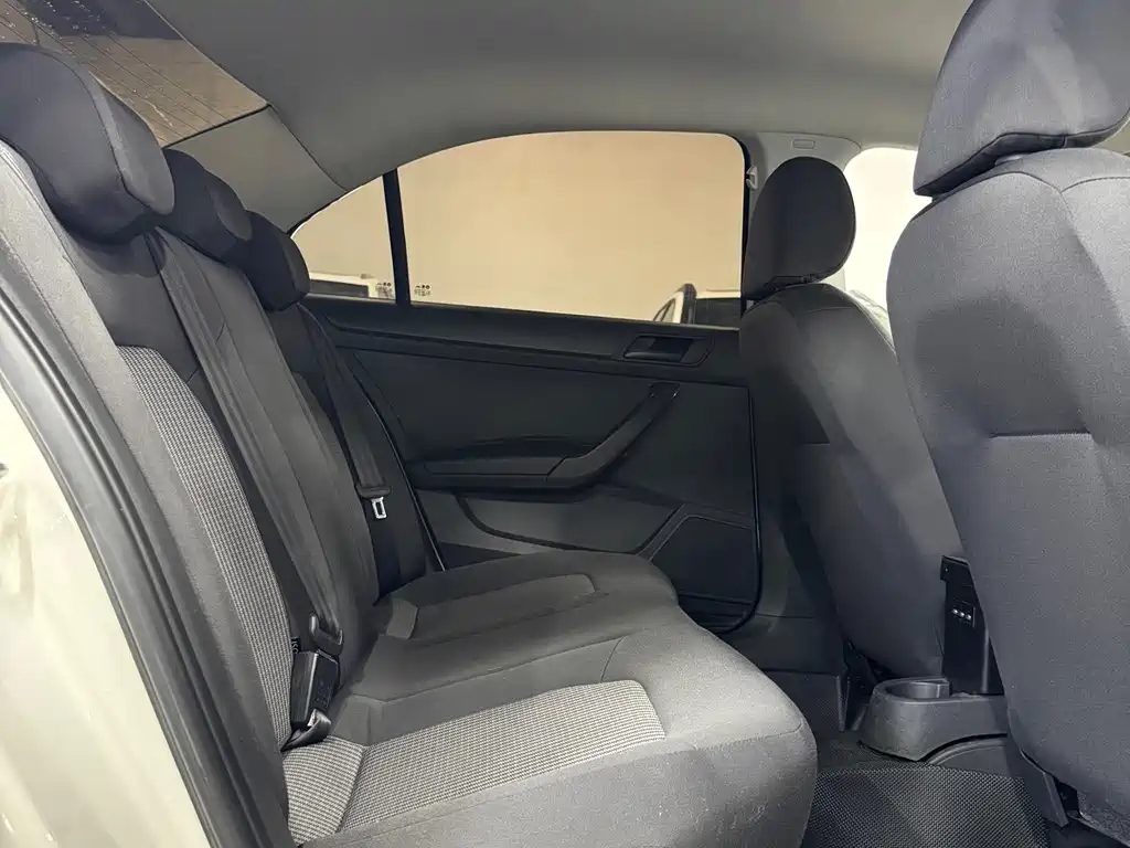 Volkswagen Santana — миниатюра 20