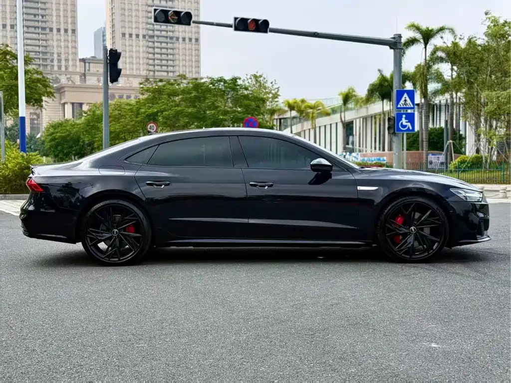 Audi A7L 2024 55 TFSI quattro S-line