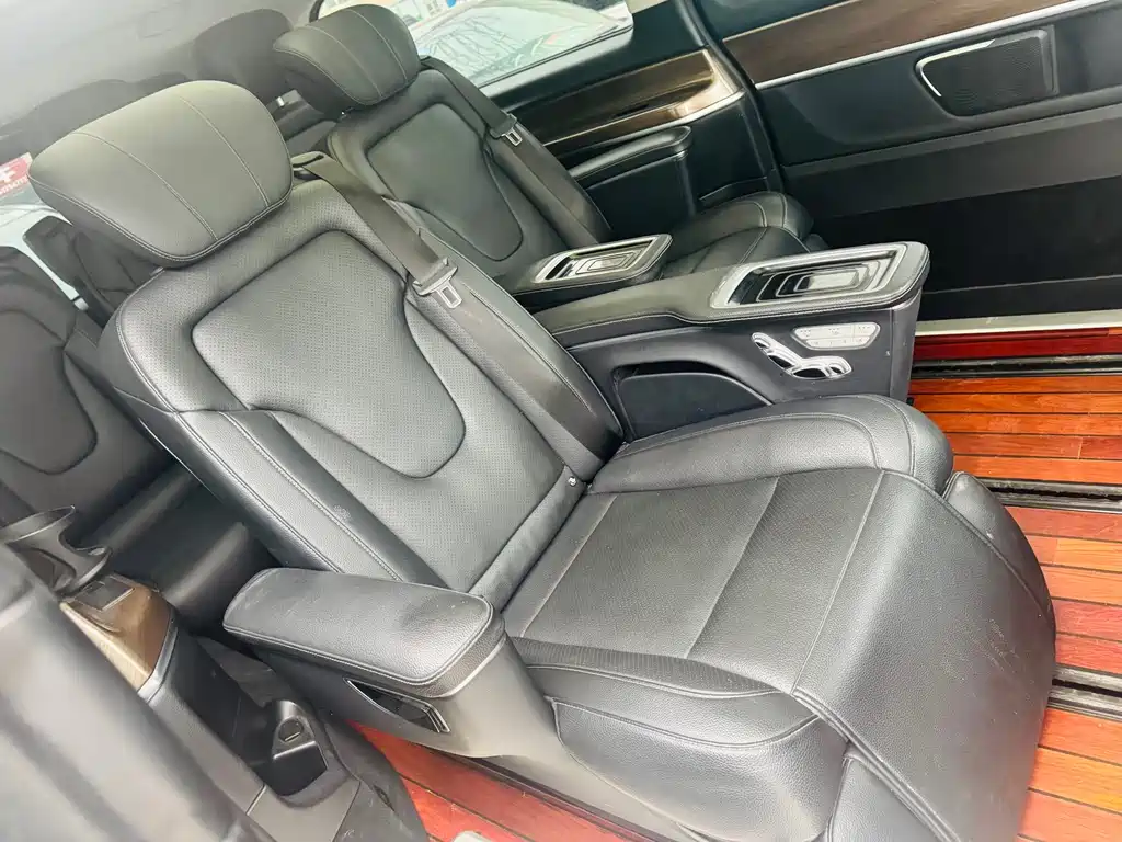 MERCEDES-BENZ V CLASS