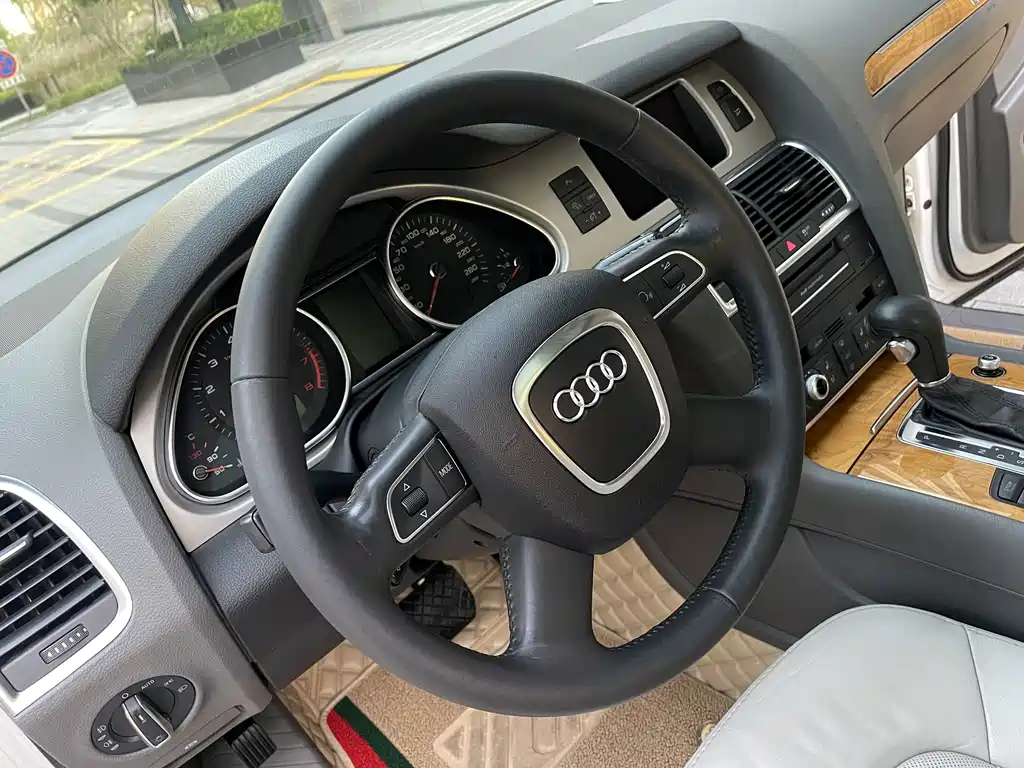 Audi Q7 — миниатюра 13