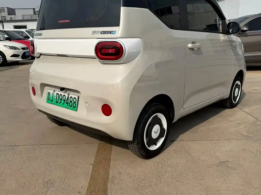 Wuling MINIEV — миниатюра 4