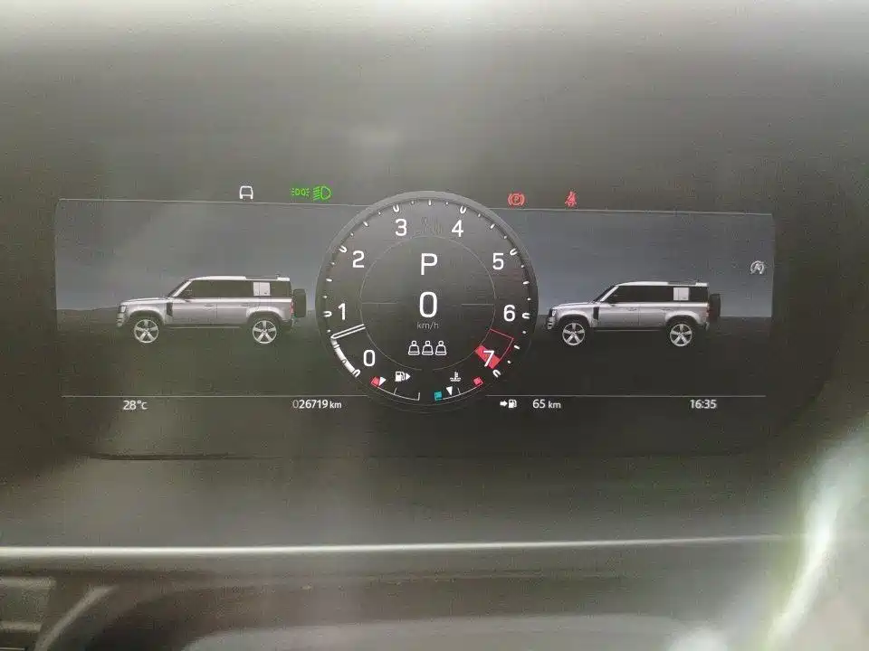 Land Rover Defender — миниатюра 8