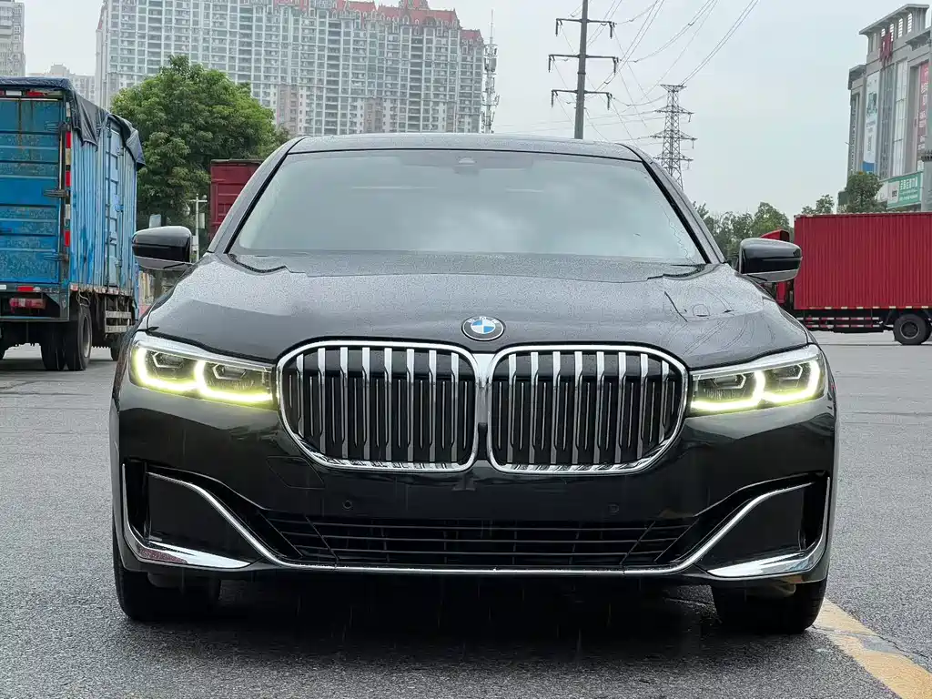 BMW 7 Series — миниатюра 2