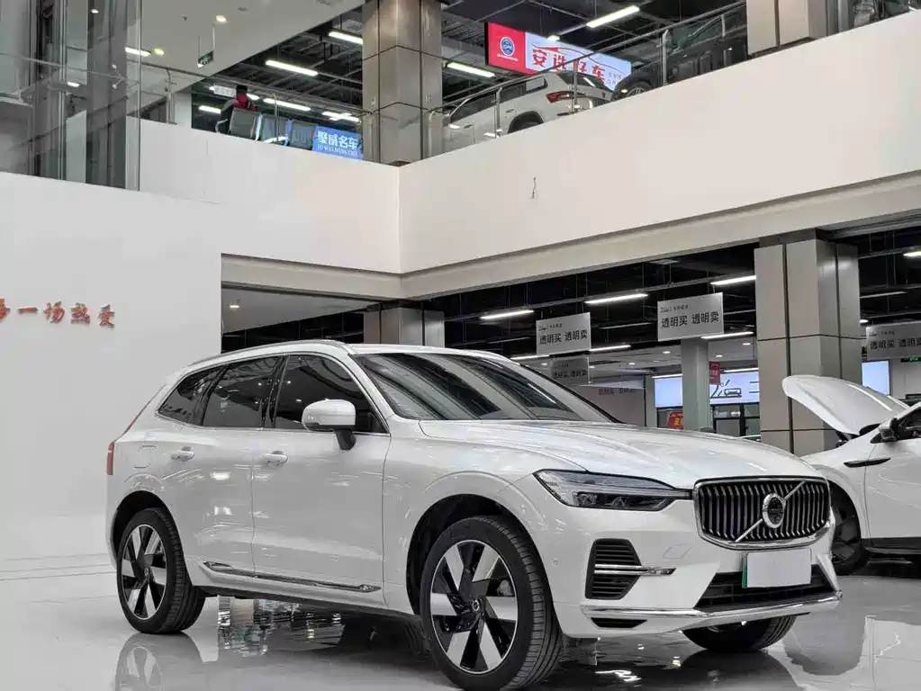 VOLVO XC60 PLUG IN HYBRID