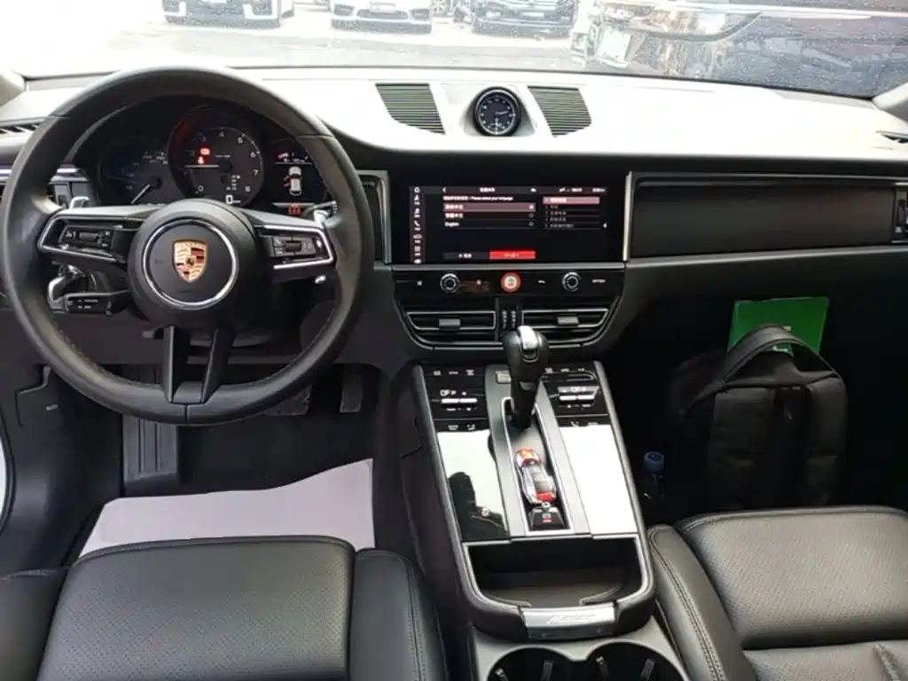 Porsche Macan — миниатюра 10