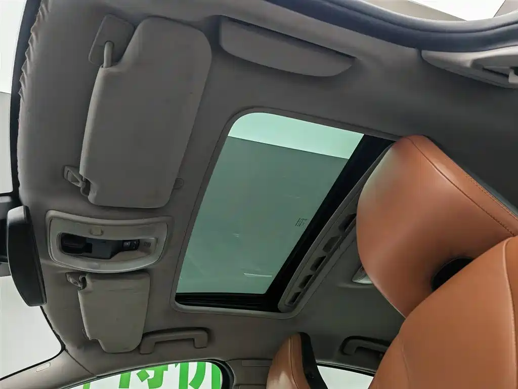 Volvo S60 (Import) — миниатюра 14