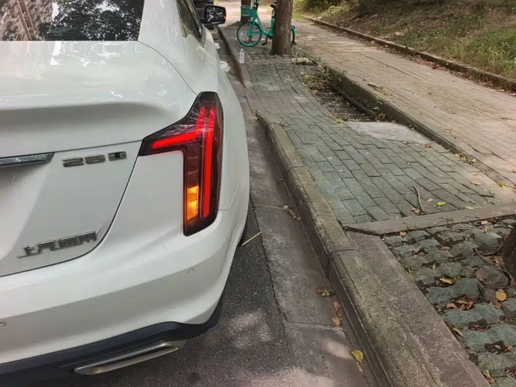 Cadillac CT5 — миниатюра 8