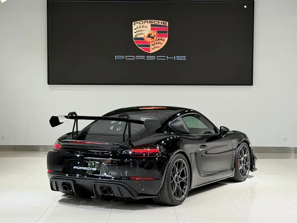 Porsche 718 2022 Cayman GT4 RS 4.0L