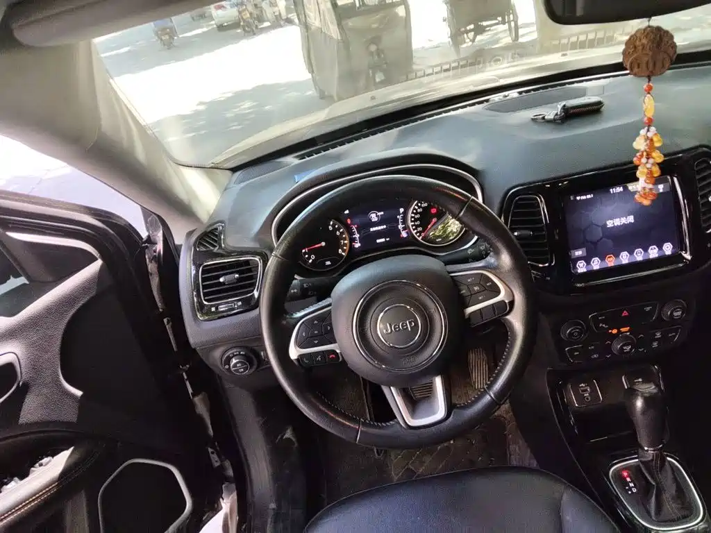 Jeep Compass — миниатюра 13