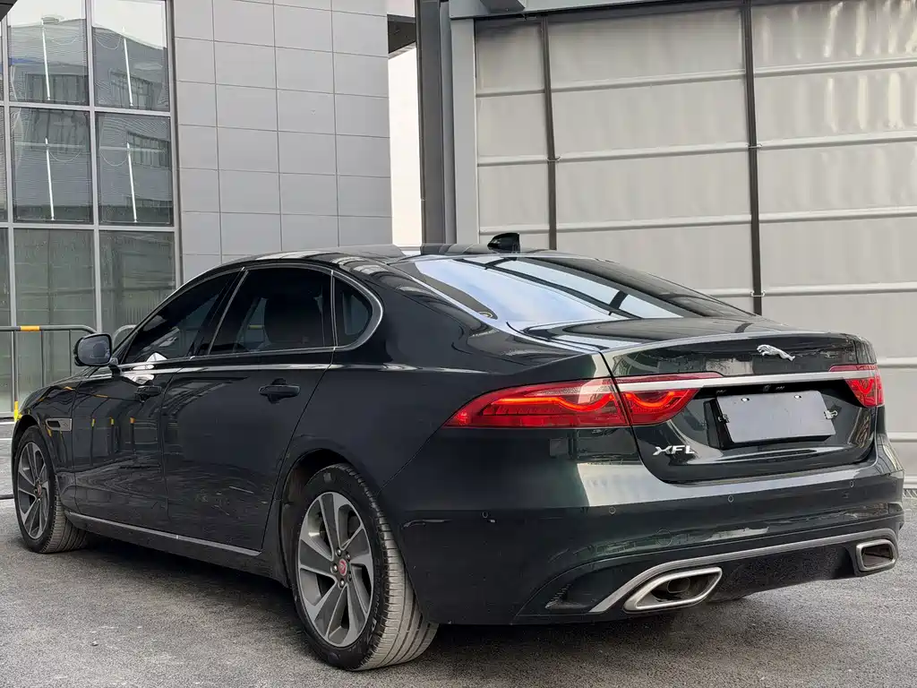 Jaguar XFL — миниатюра 7