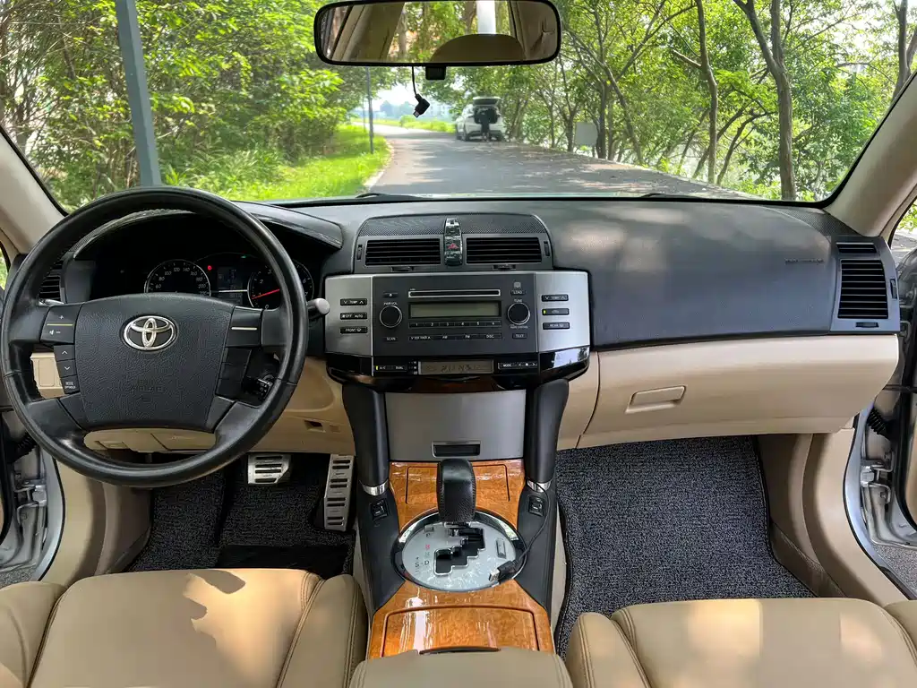 Toyota Reiz — миниатюра 5