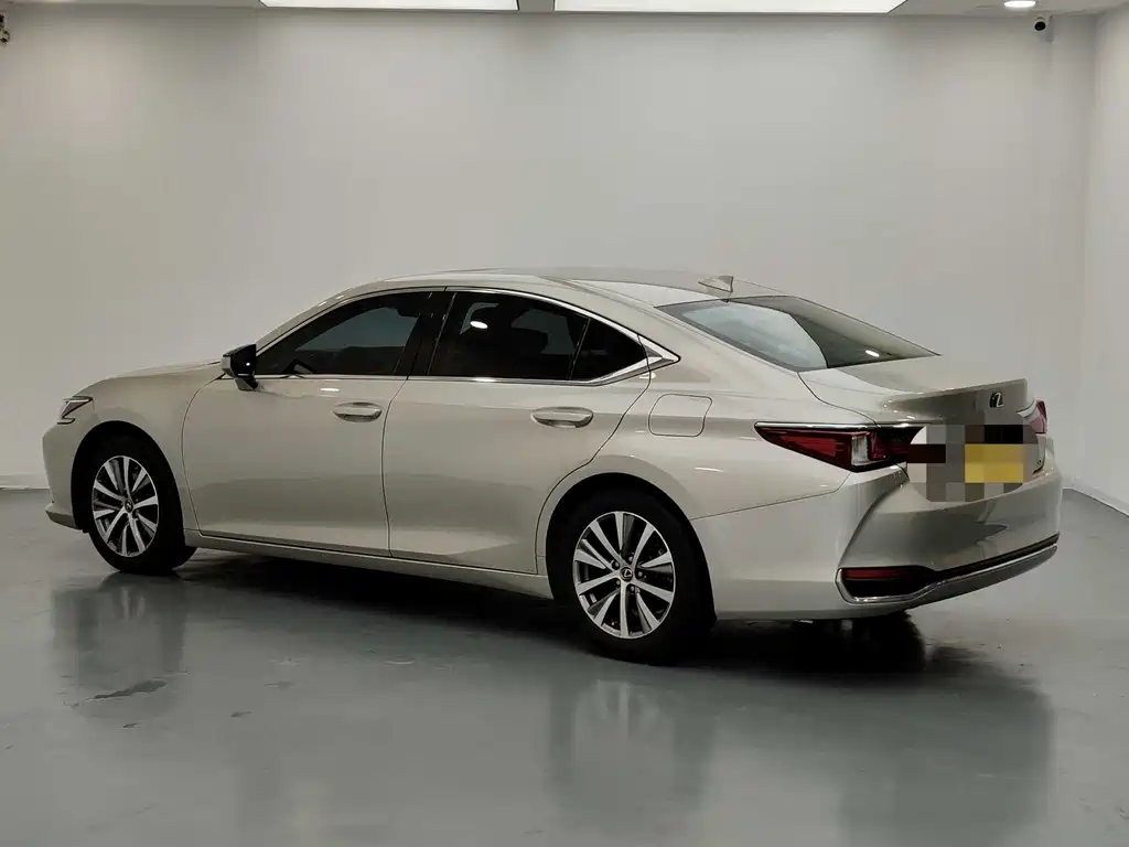 Lexus ES 2020 200