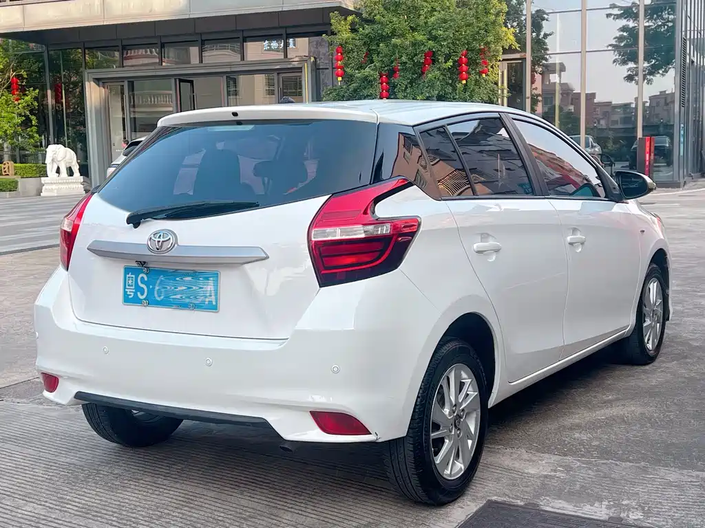 Toyota Yaris L — миниатюра 4