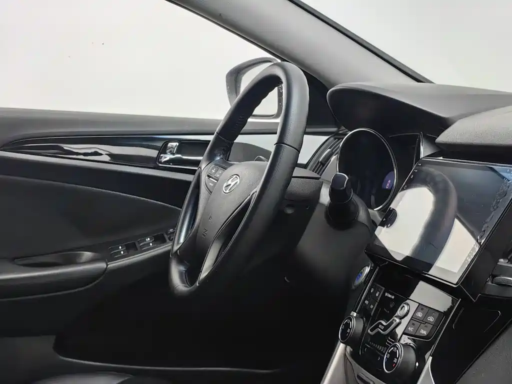 Hyundai Sonata — миниатюра 22