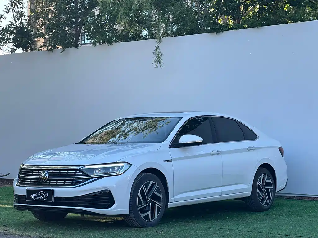 Купить Volkswagen Sagitar