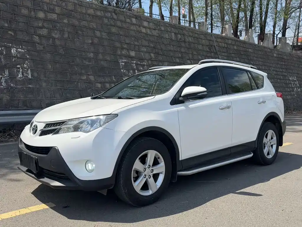 Toyota RAV4 2015