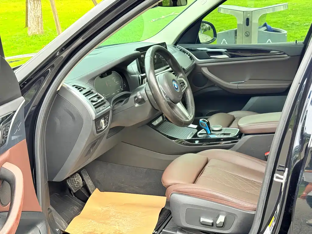 BMW iX3 — миниатюра 16