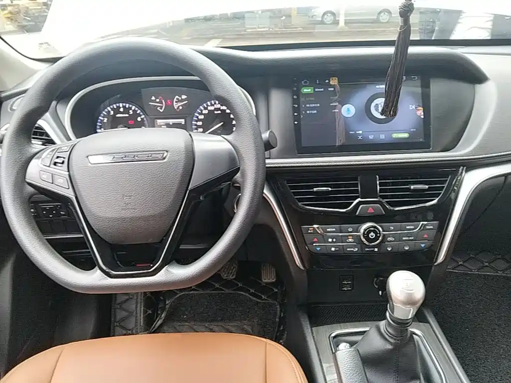 Venucia T90 — миниатюра 10