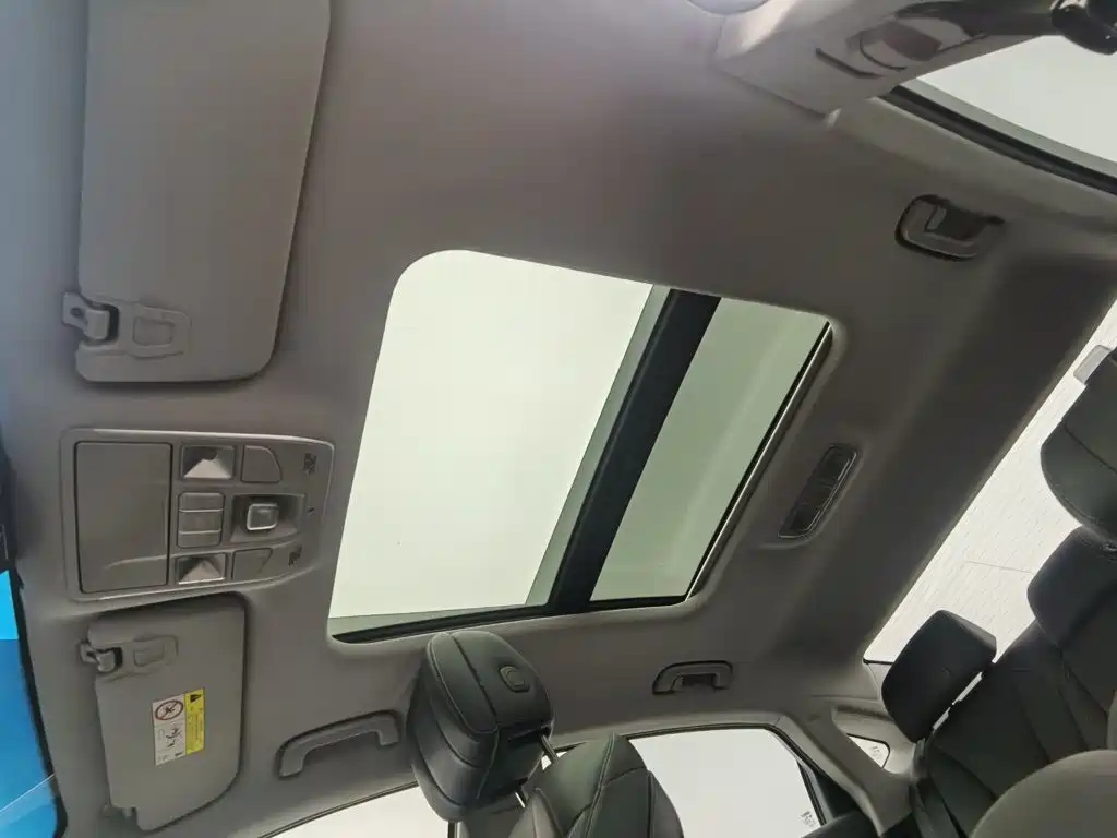 Geely Borui Hybrid — миниатюра 14