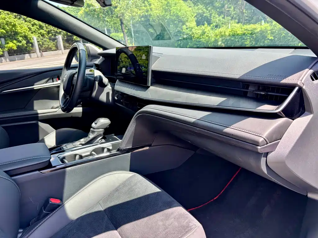 Toyota Camry 2024 2.0HXS Sport Plus