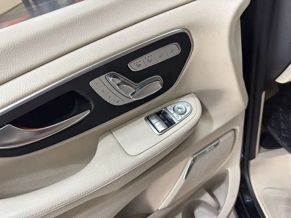 Mercedes-Benz V-Class — миниатюра 15