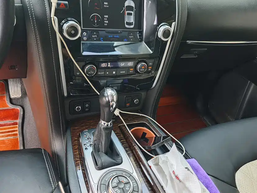 Nissan Patrol — миниатюра 9