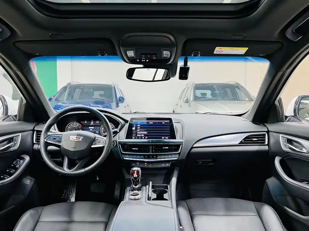 Cadillac CT5 — миниатюра 7