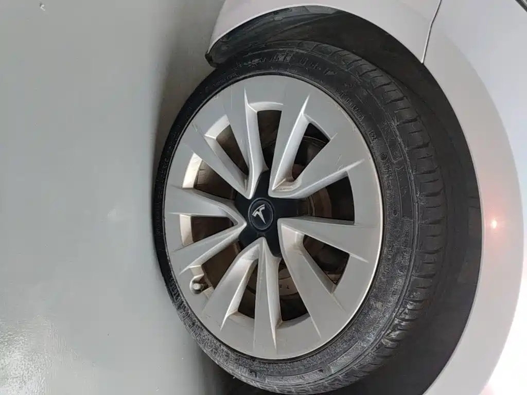 Tesla Model 3 — миниатюра 23