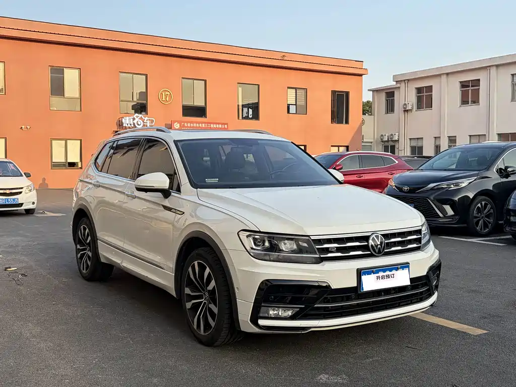 Volkswagen Tiguan L — миниатюра 3