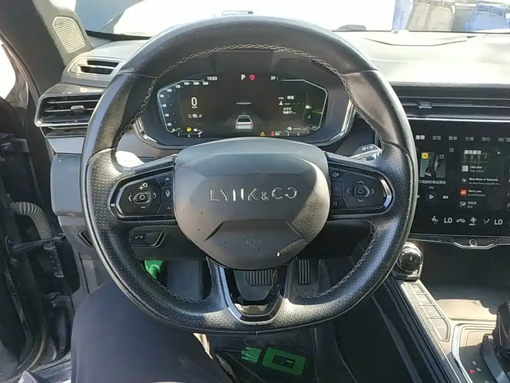 Lynk & Co 01 EM-P — миниатюра 11