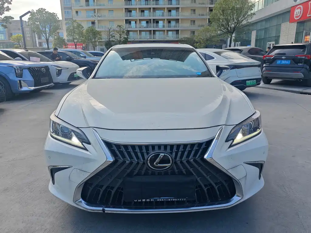 Lexus ES — миниатюра 5