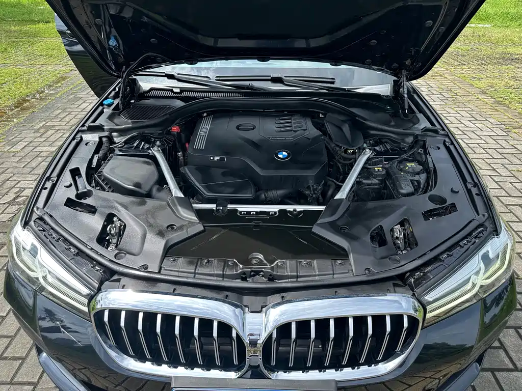 BMW 5 Series — миниатюра 18
