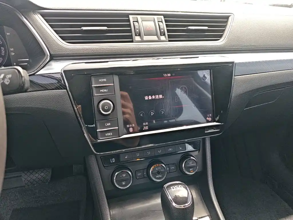 Skoda Superb — миниатюра 13
