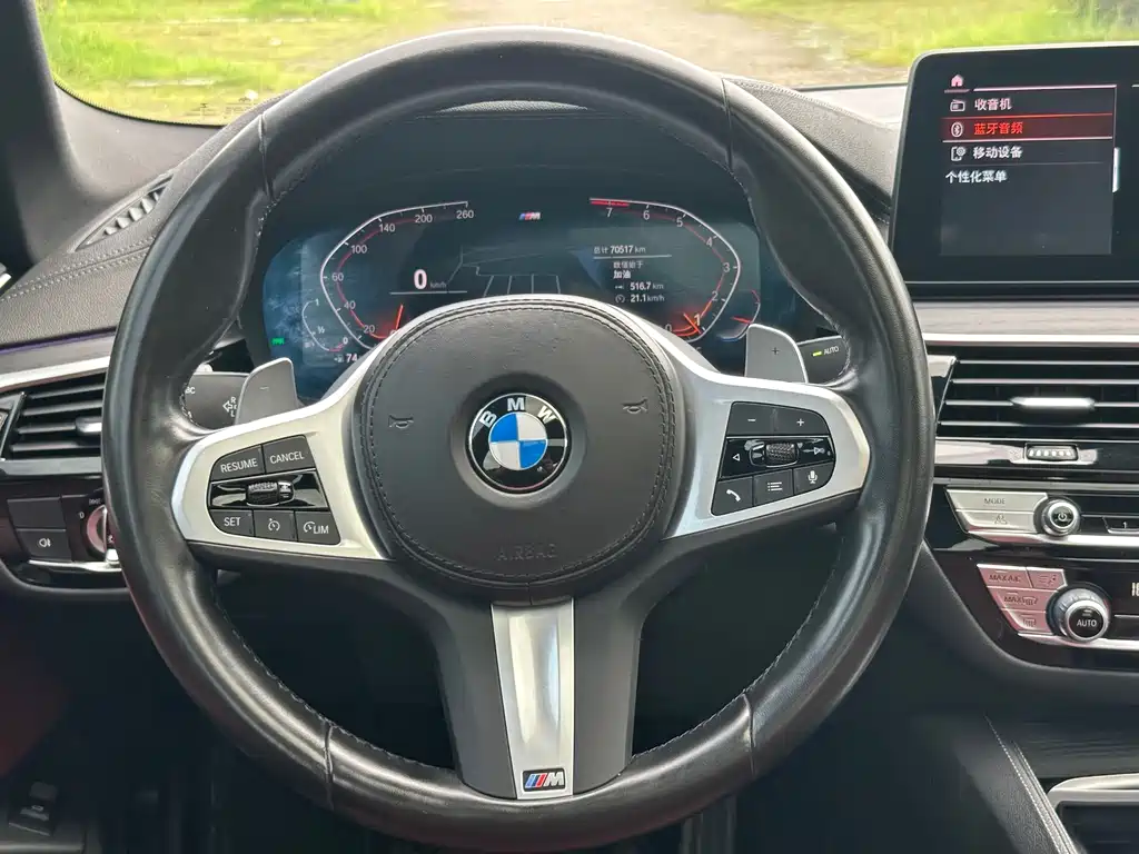 BMW 5 Series — миниатюра 13