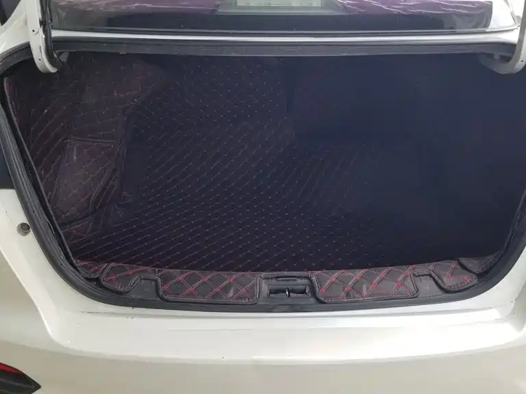 Nissan Bluebird — миниатюра 19