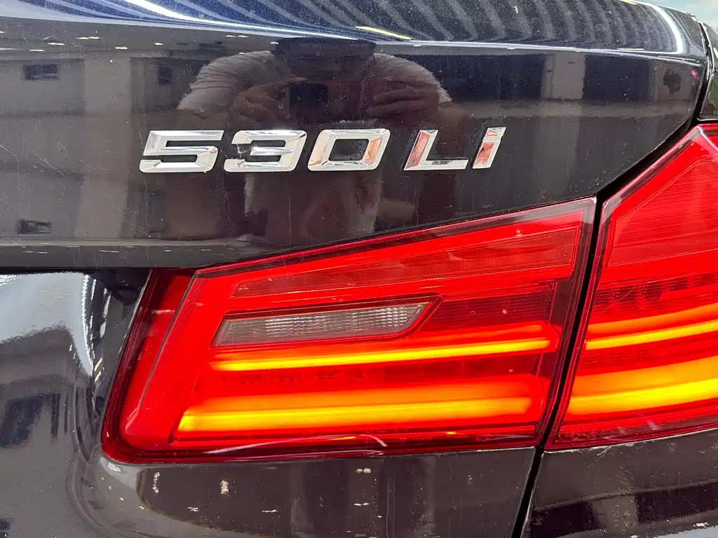 BMW 5 Series — миниатюра 18