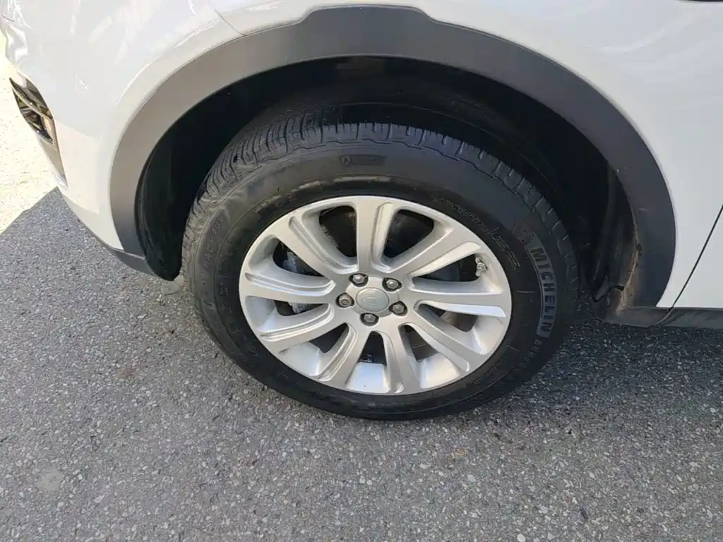 Land Rover Discovery Sport — миниатюра 23