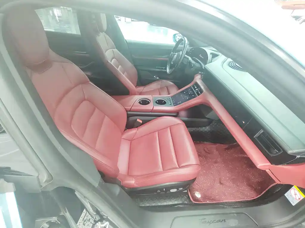 Porsche Taycan — миниатюра 12