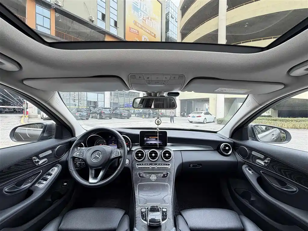Mercedes-Benz C-Class — миниатюра 14