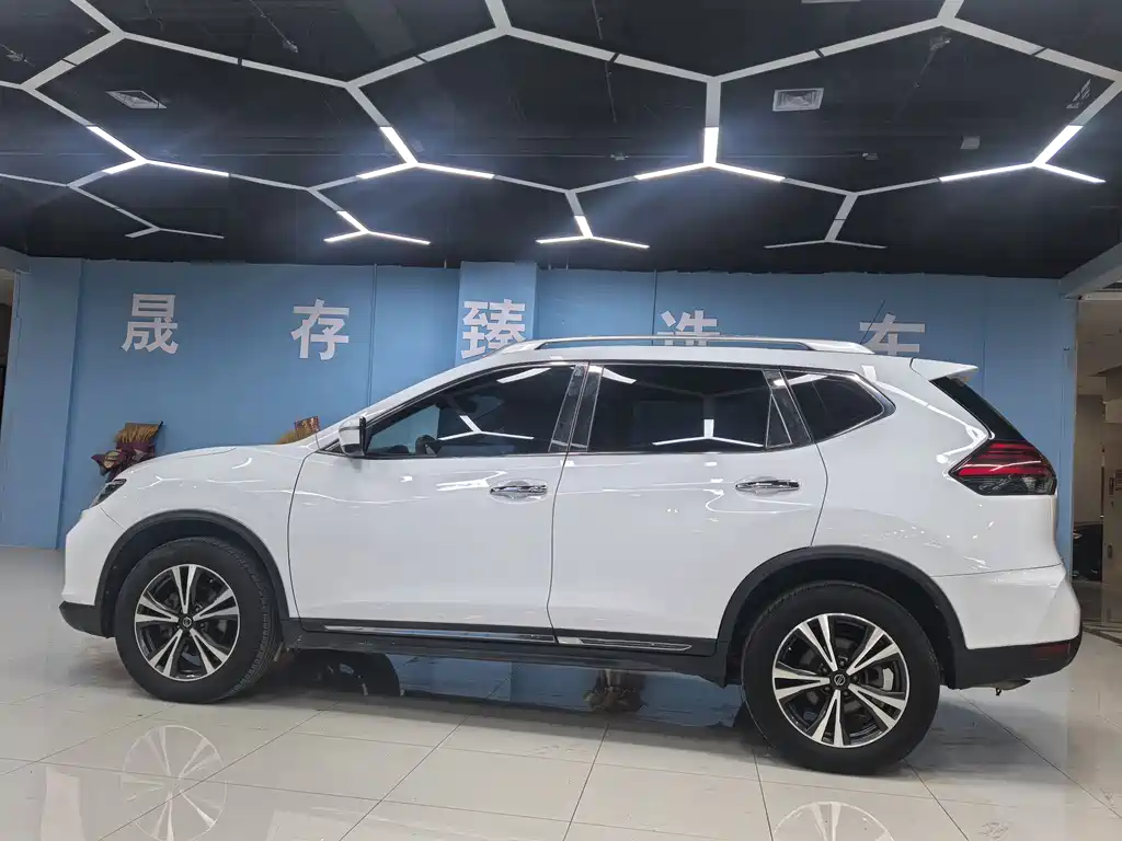 Nissan X-Trail 2017 2.5L CVT Luxury 4WD