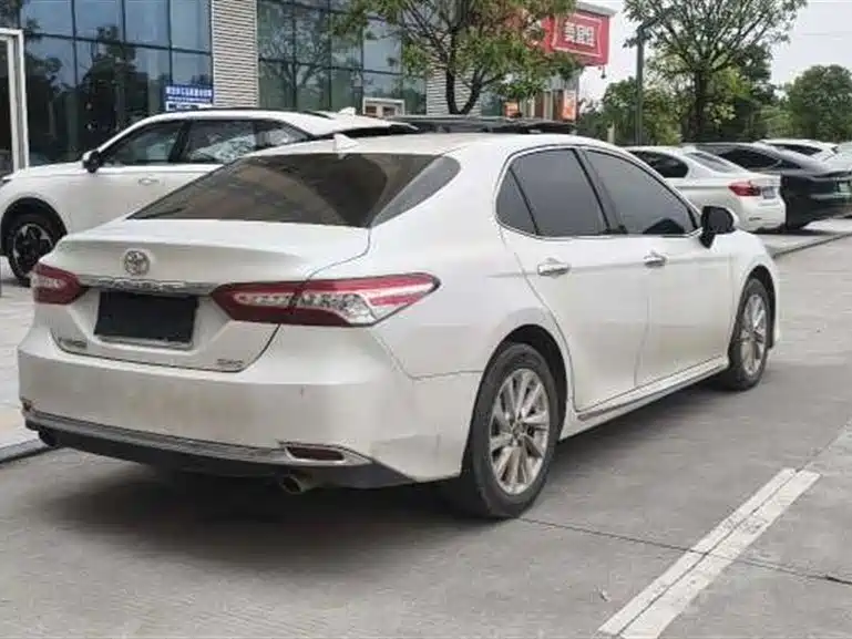 Toyota Camry — миниатюра 9