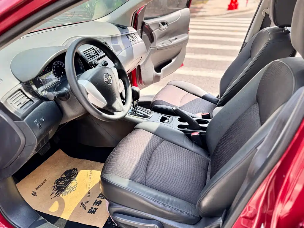 Nissan Tiida — миниатюра 8