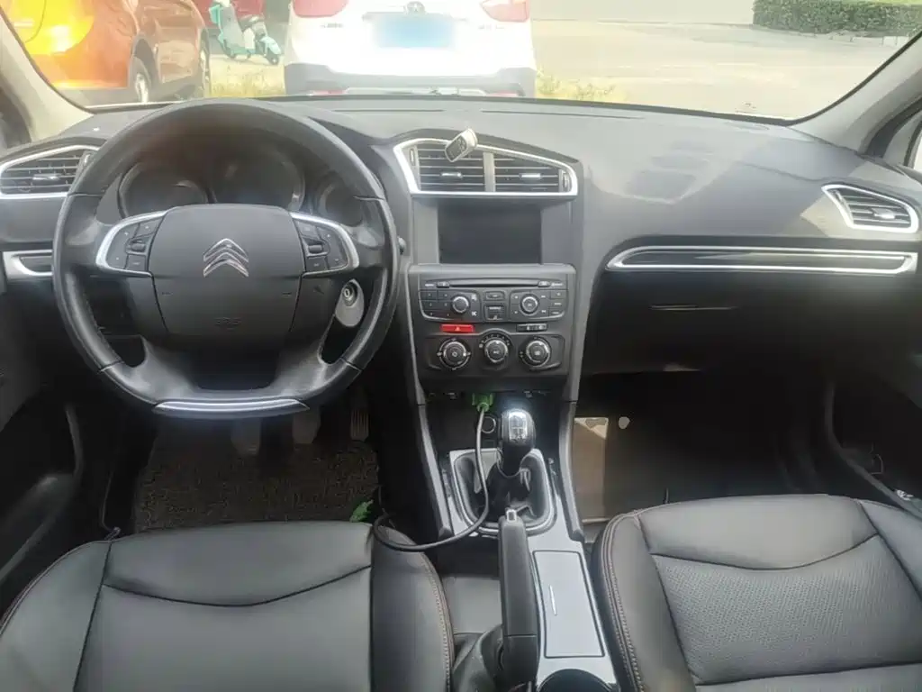 Citroen C4L — миниатюра 10