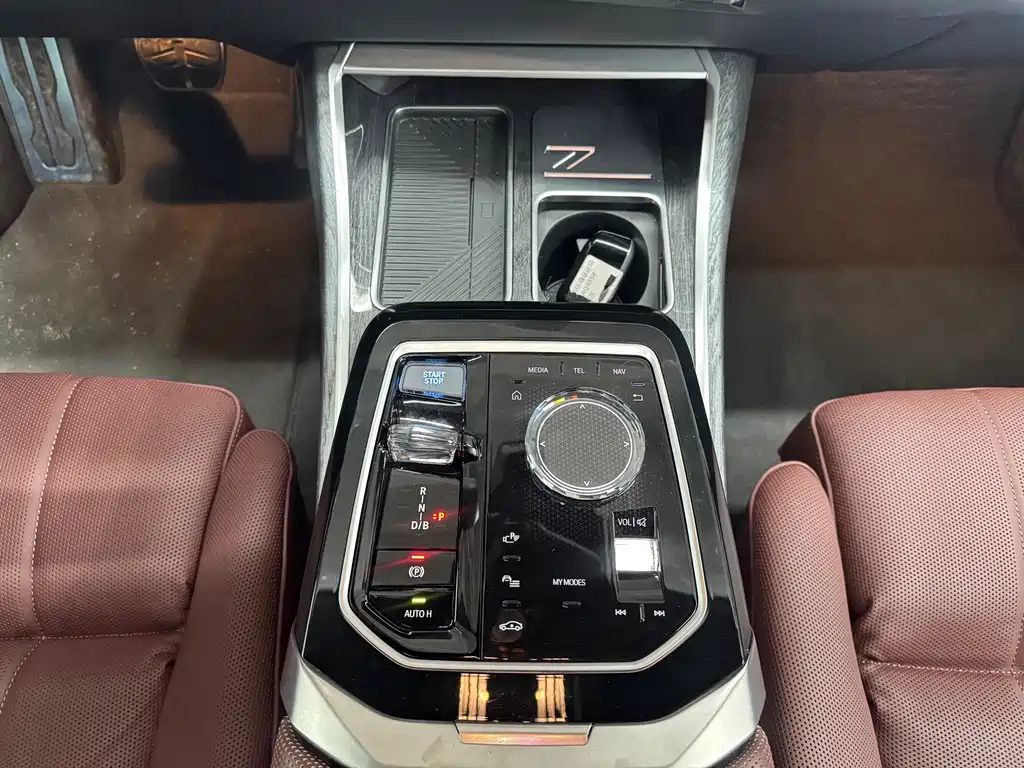 BMW i7 — миниатюра 9