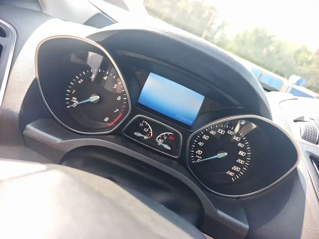 Ford Kuga — миниатюра 15